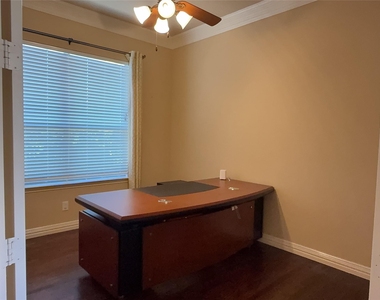 8101 Keechie Drive - Photo Thumbnail 11