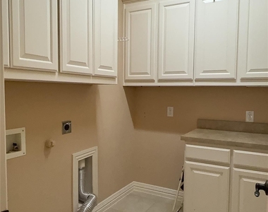 8101 Keechie Drive - Photo Thumbnail 19