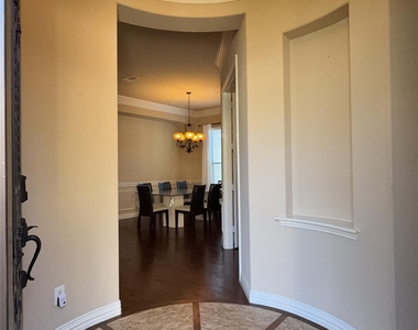 8101 Keechie Drive - Photo Thumbnail 10