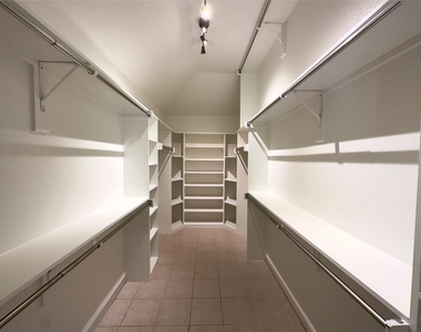 1605 Crown Point Road - Photo Thumbnail 11