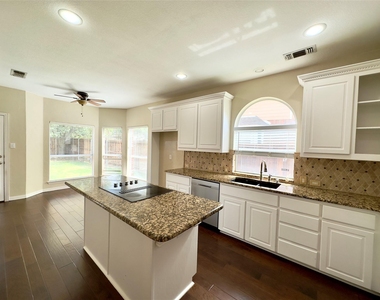 1605 Crown Point Road - Photo Thumbnail 5