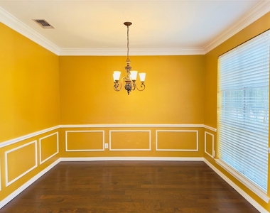 1605 Crown Point Road - Photo Thumbnail 4