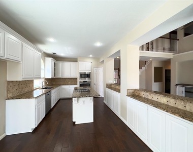 1605 Crown Point Road - Photo Thumbnail 7