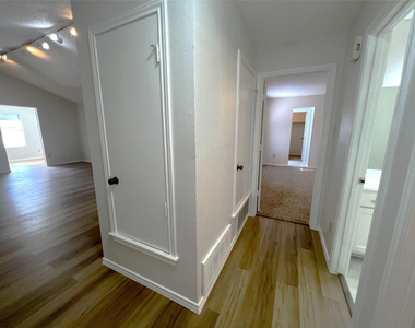 4517 Boston Drive - Photo Thumbnail 18