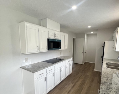 4517 Boston Drive - Photo Thumbnail 14