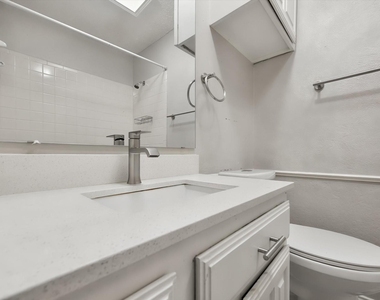 311 Kings Way Drive - Photo Thumbnail 18