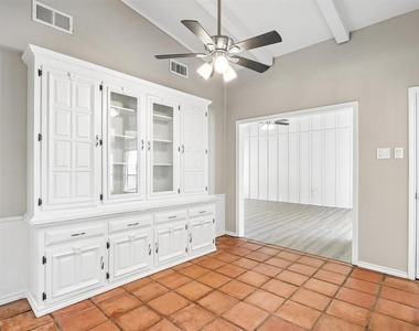 2840 Meadowbrook Drive - Photo Thumbnail 13