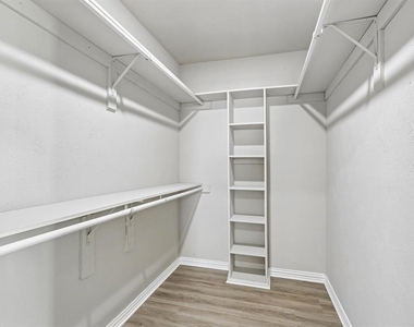 2840 Meadowbrook Drive - Photo Thumbnail 29