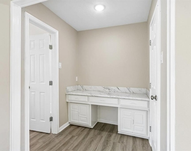 2840 Meadowbrook Drive - Photo Thumbnail 30