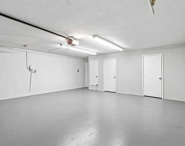 2840 Meadowbrook Drive - Photo Thumbnail 38