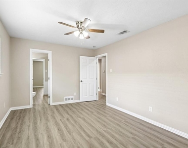 2840 Meadowbrook Drive - Photo Thumbnail 24