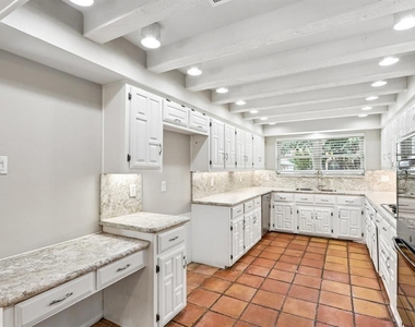 2840 Meadowbrook Drive - Photo Thumbnail 16