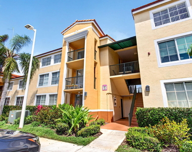 157 Yacht Club Way - Photo Thumbnail 2