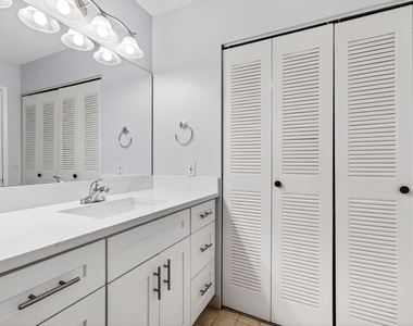 157 Yacht Club Way - Photo Thumbnail 13