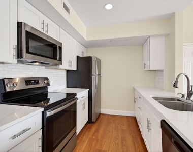 157 Yacht Club Way - Photo Thumbnail 6