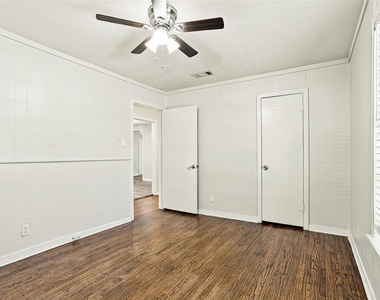 4301 Valentine Street - Photo Thumbnail 14