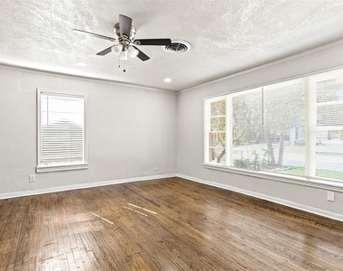 4301 Valentine Street - Photo Thumbnail 4