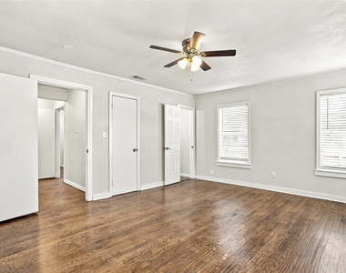4301 Valentine Street - Photo Thumbnail 17