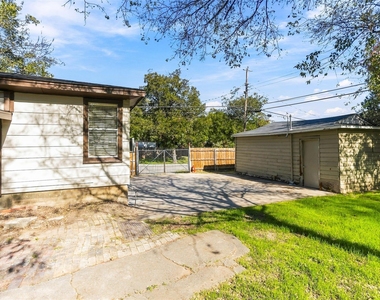 4301 Valentine Street - Photo Thumbnail 21