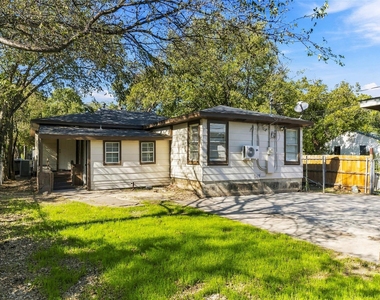 4301 Valentine Street - Photo Thumbnail 22