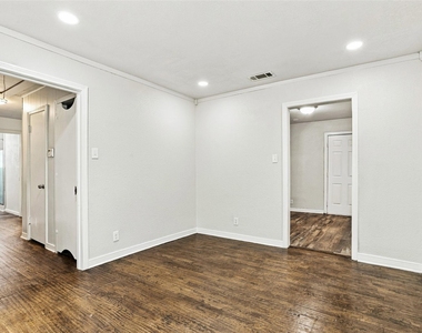 4301 Valentine Street - Photo Thumbnail 6