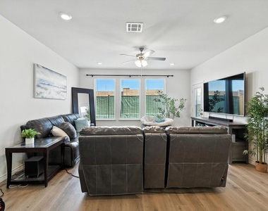 3012 Still Creek Lane - Photo Thumbnail 13