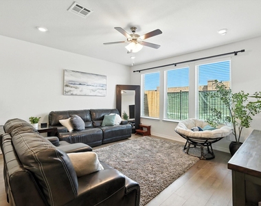 3012 Still Creek Lane - Photo Thumbnail 12