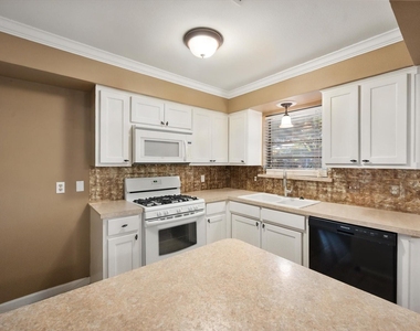 1606 Ridge Court - Photo Thumbnail 14