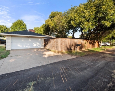 1606 Ridge Court - Photo Thumbnail 36