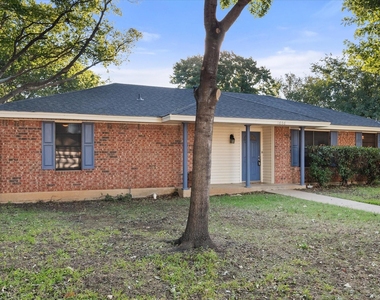 1606 Ridge Court - Photo Thumbnail 4