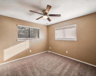 1606 Ridge Court - Photo Thumbnail 31