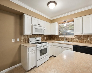 1606 Ridge Court - Photo Thumbnail 15