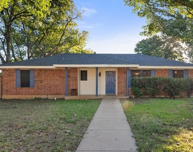 1606 Ridge Court - Photo Thumbnail 2