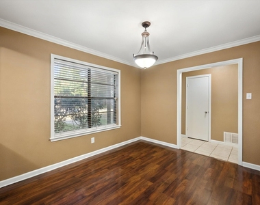 1606 Ridge Court - Photo Thumbnail 11