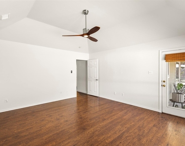 512 Post Oak Drive - Photo Thumbnail 13