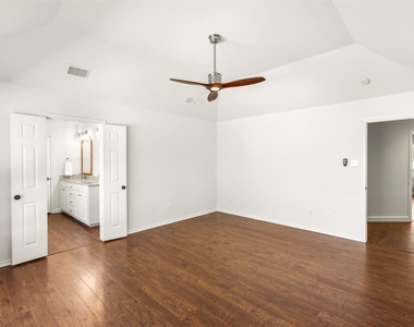 512 Post Oak Drive - Photo Thumbnail 14