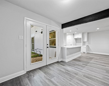 2640 Santa Barbara Drive - Photo Thumbnail 4