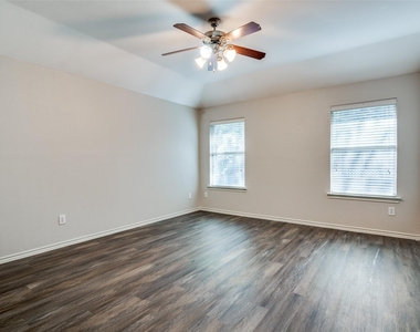 110 Enchanted Forest Drive - Photo Thumbnail 6