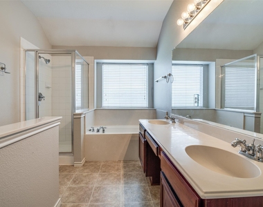 110 Enchanted Forest Drive - Photo Thumbnail 7