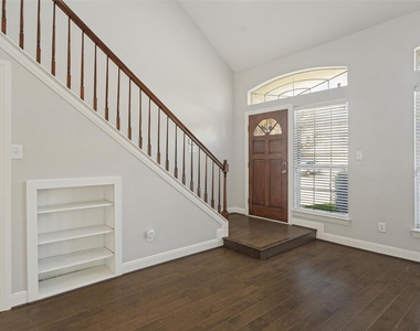 9410 Apple Way - Photo Thumbnail 1