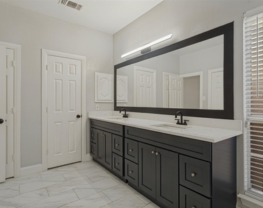 9410 Apple Way - Photo Thumbnail 14