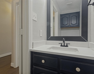 9410 Apple Way - Photo Thumbnail 19