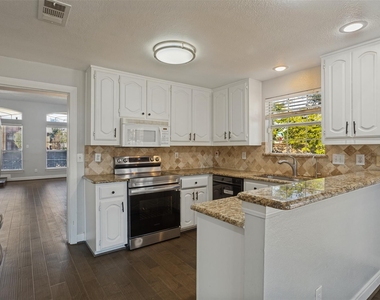9410 Apple Way - Photo Thumbnail 8