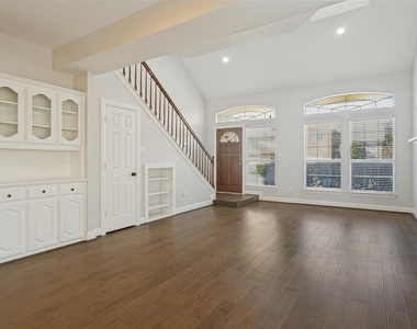 9410 Apple Way - Photo Thumbnail 5