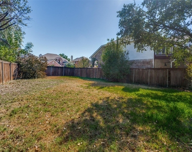 9410 Apple Way - Photo Thumbnail 24