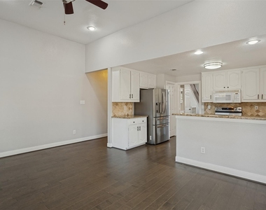 9410 Apple Way - Photo Thumbnail 7