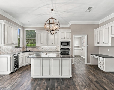 2114 Bay Club Drive - Photo Thumbnail 10