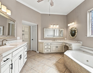 2114 Bay Club Drive - Photo Thumbnail 21