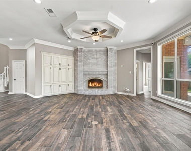 2114 Bay Club Drive - Photo Thumbnail 8