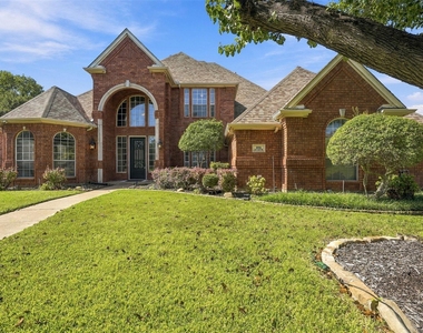 2114 Bay Club Drive - Photo Thumbnail 3